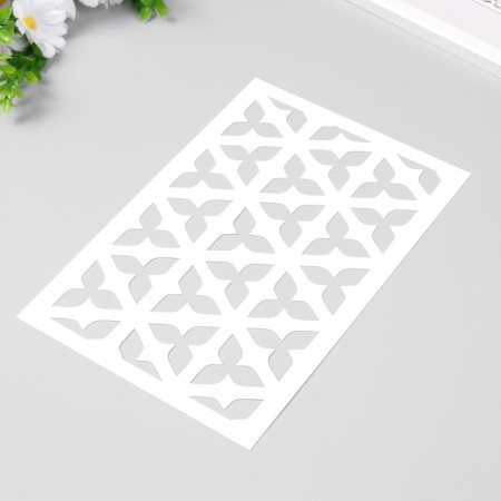 Plastic stencil "Trilize" 24x16 cm-1