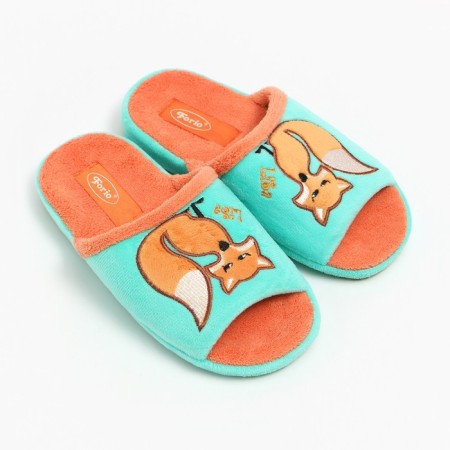 Baby slippers, size 32