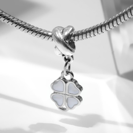 Suspension "Clover", white color in silver