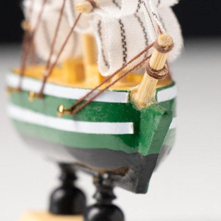 Souvenir Small Small Small Shipimore, Boys green with a white strip, white sails, 3 × 10 × 10 cm-1