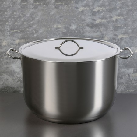 The pan is whole, metal cover, 45 liters