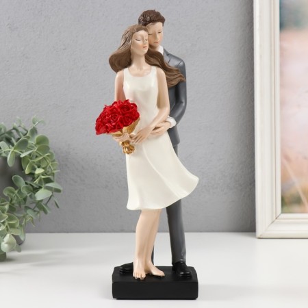Polystone souvenir "Lovers with a bouquet of red roses" 10x8x29 cm