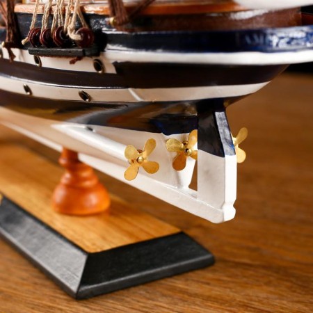 Ship with white bottom "Mortan"-5