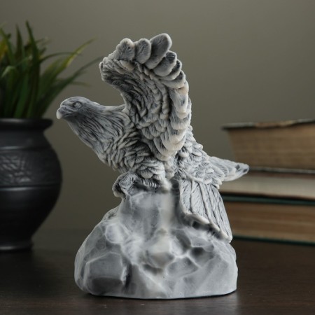 Souvenir "Eagle on the rock" 14.5cm-1
