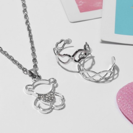 Set of children's “chosen” 3 objects: pendant 40 cm, 2 rings, bear cub, white color in silver