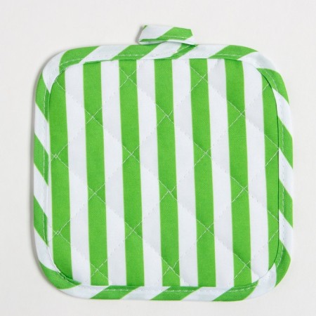 The kitchen set is green color, a severity 17x17 cm, mittens 26x16 cm, 100% p/e-3