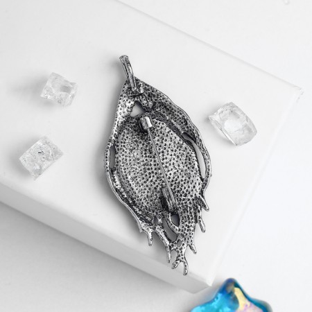 Galiotis brooch-pierce Perero Peacock, green color in black silver-1