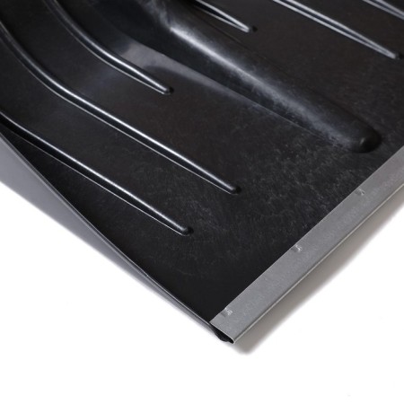 Bucket shovels are plastic, 400 × 415 mm, with a galvanized bar, a tuleyka 32 mm, “Tula”-8
