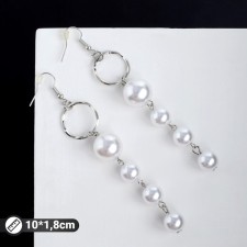 Earrings with pearls 
